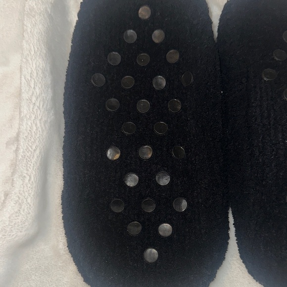 PLAYBOY Black Plush Slip-On Slippers with Pink Bunny Emblem - Picture 7 of 8